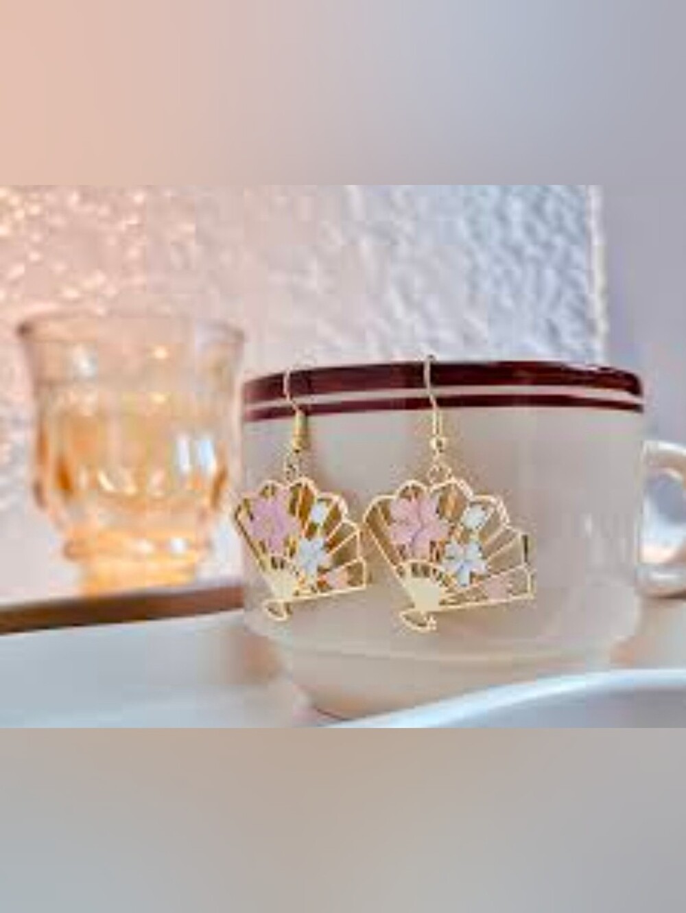 $8 Each Or Bundle 5/$20 Gold Fan Floral Drop Earrings